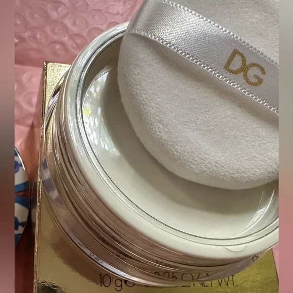 Dolce & GabbanaSolar Glow Translucent Face PowderLimited Edition